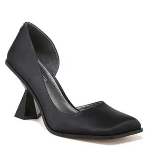 Sam Edelman Geometric Square Toe Heels Size 7.5 NWOT